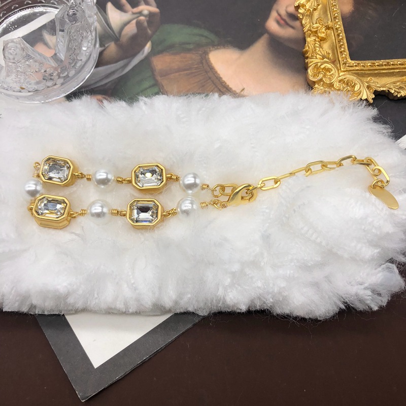 Wholesale Jewelry Retro Geometric Alloy Zircon Plating Inlay Bracelets Necklace display picture 4