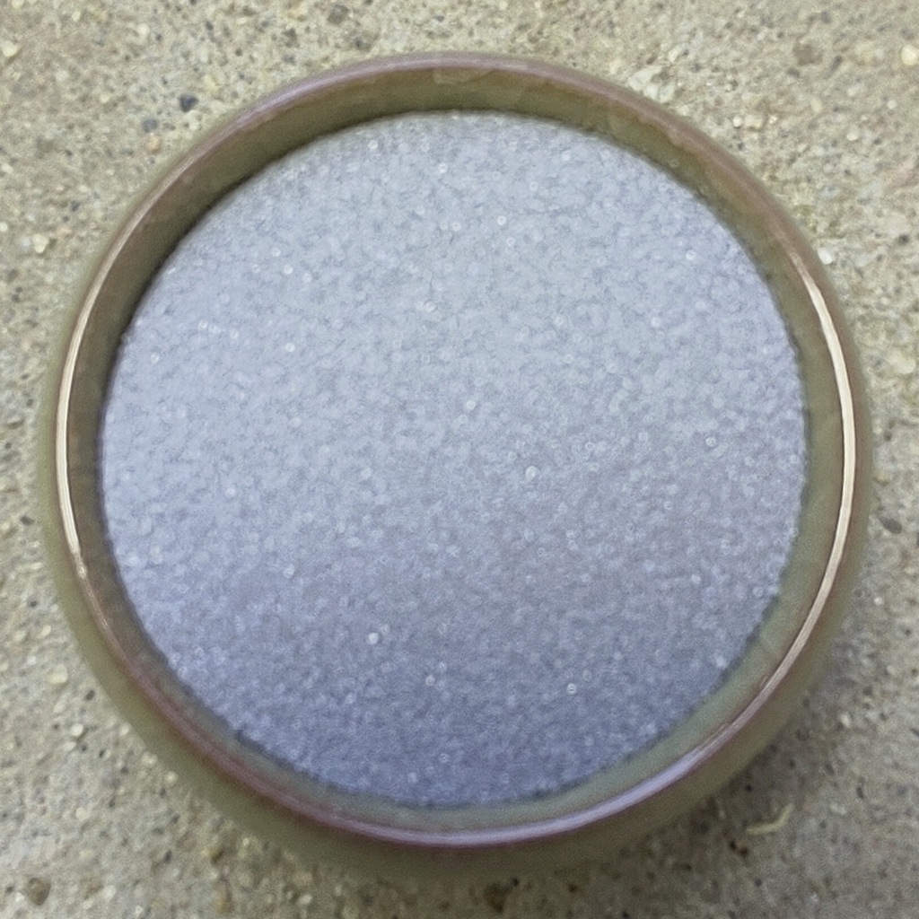 Серебристый серый