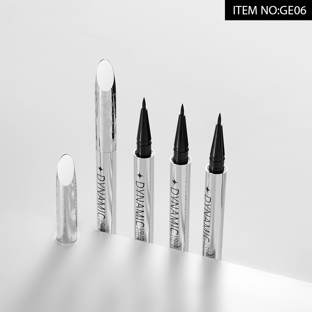 GIGIROSE eyeliner liquid pen forms a thick black base in one stroke, is water-resistant, sweat-resistant and does not smudge undefined