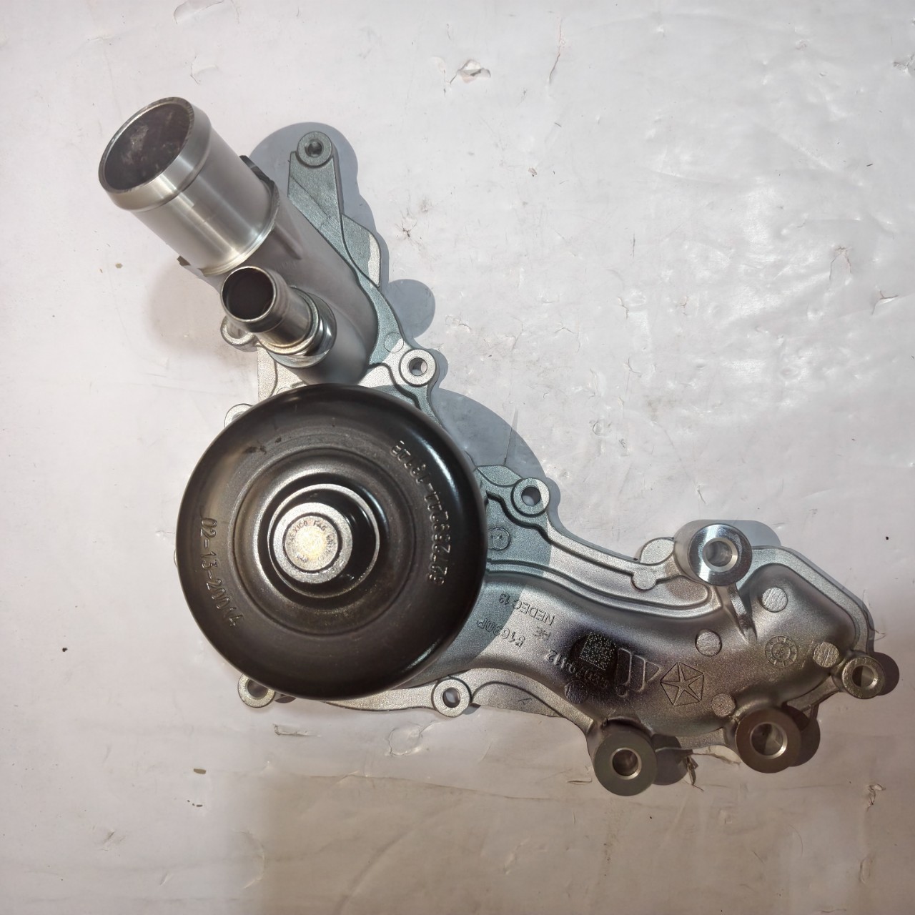 Suitable for 2012-17 Jeep Wrangler 3.0 3.6 Displacement Cooling Water Pump, Water Pump 68079412A