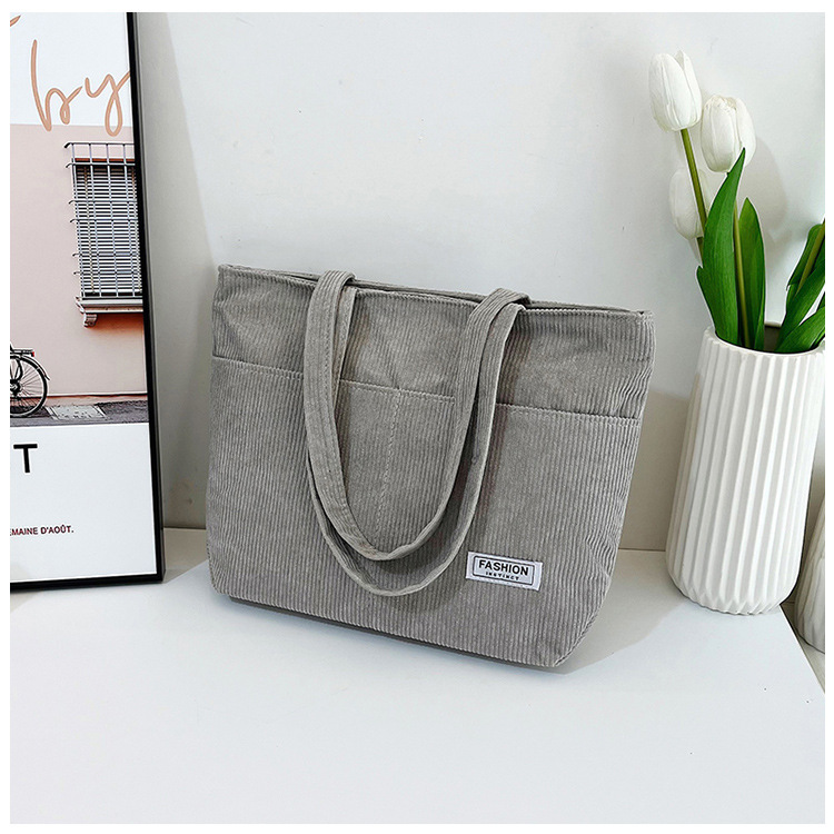 The fashionable and retro bucket bag for women, the new large-capacity versatile crossbody bag for women, and the trendy and elegant tote bag for women are selling well undefined