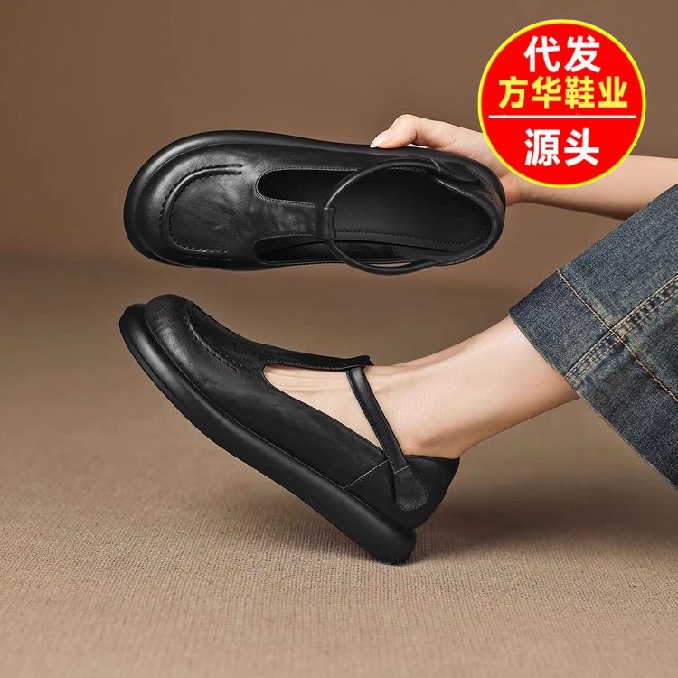 2026 verano francés zapatos de sola gruesa para mujeres viajeros simple velcro zapatos de cuero versátiles zapatos de sola plana retro