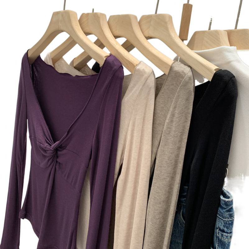 Korean-Style Women's Clothing, European Goods, Lyocell Tencel Wool, High-End Twist V-Neck Base Layer, Autumn and Winter 2026 New Model 5