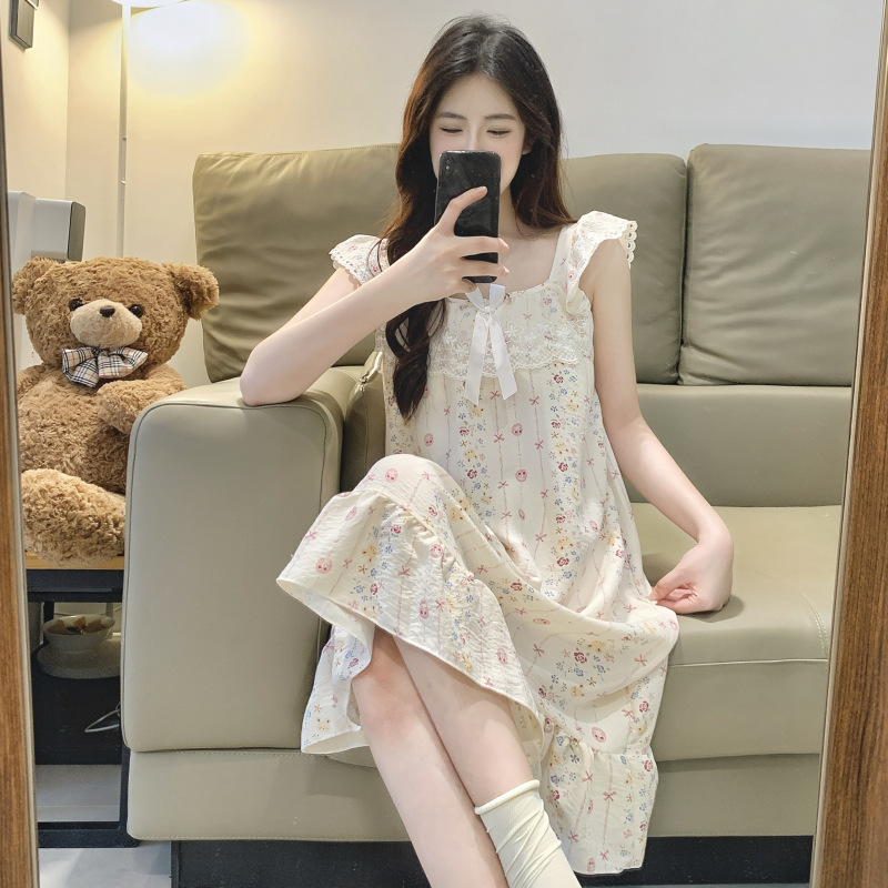Summer New Style Suspender Pajamas for Women, Cloud Cotton Square Collar, Small Flying Sleeves with Fixed Chest Pads, Sweet and Pure Style Home Wear Summer New Style Suspender Pajamas for Women, Cloud Cotton Square Collar, Small Flying Sleeves with Fixed Chest Pads, Sweet and Pure Style Home Wear