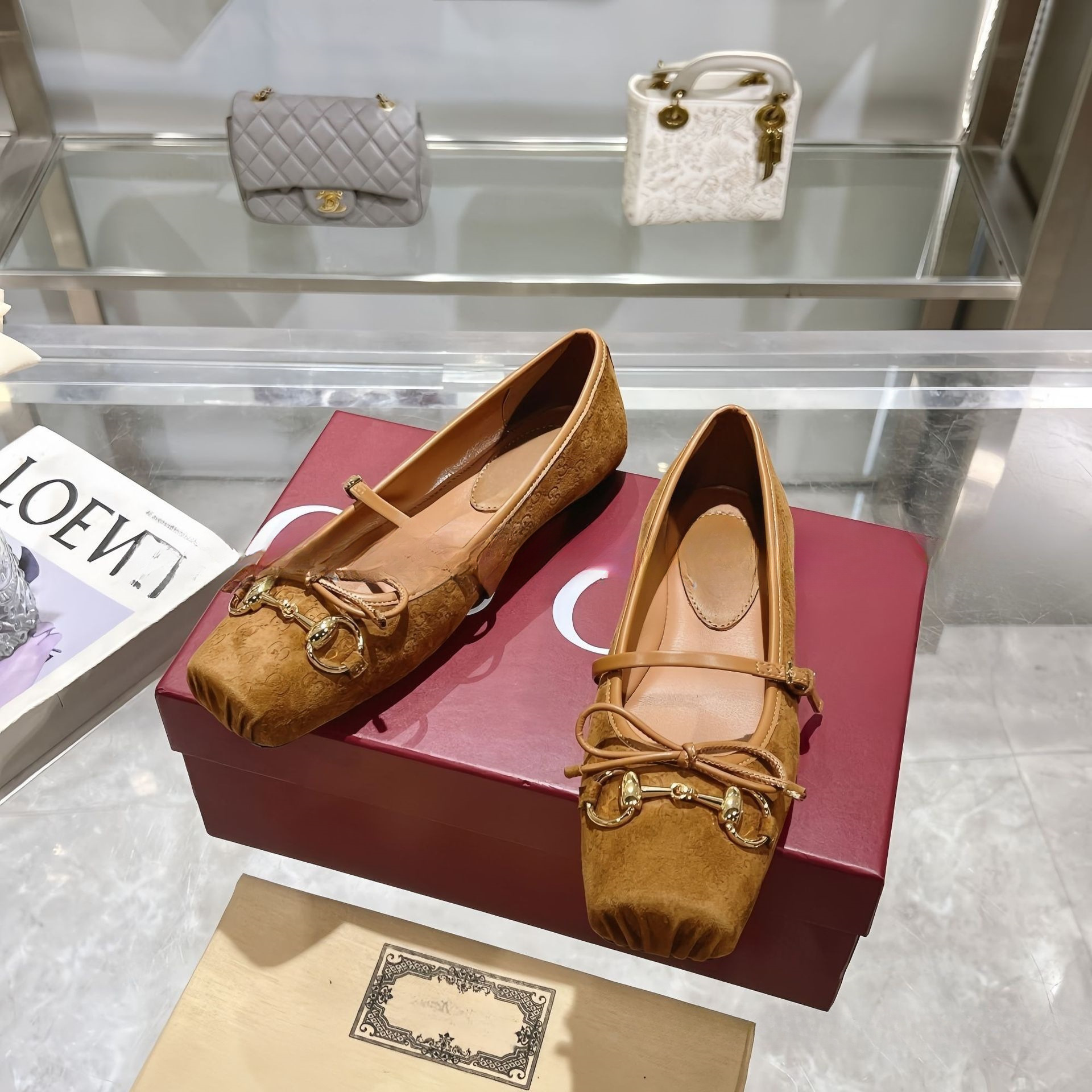 25 New Summer g Brand Ballet Shoes with Horsebit, Pig Nose, Bowknot, Flat Large Size Genuine Leather Shoes