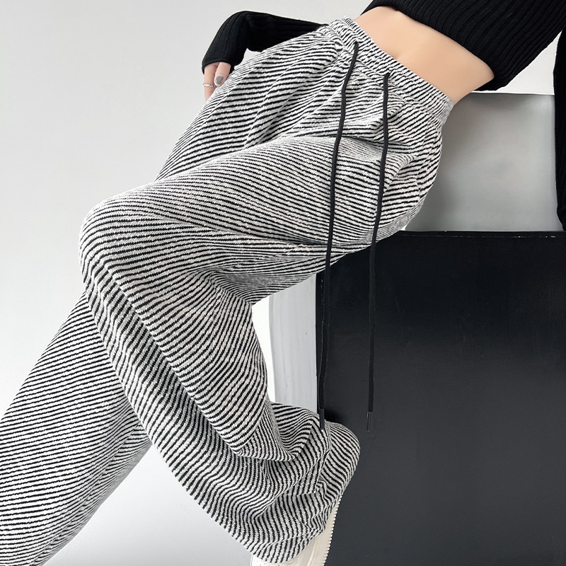 Pantaloni a gamba larga autunnali da donna, larghi e pigri, a righe diagonali nere e bianche, pantaloni sportivi dritti casual_voghion.com