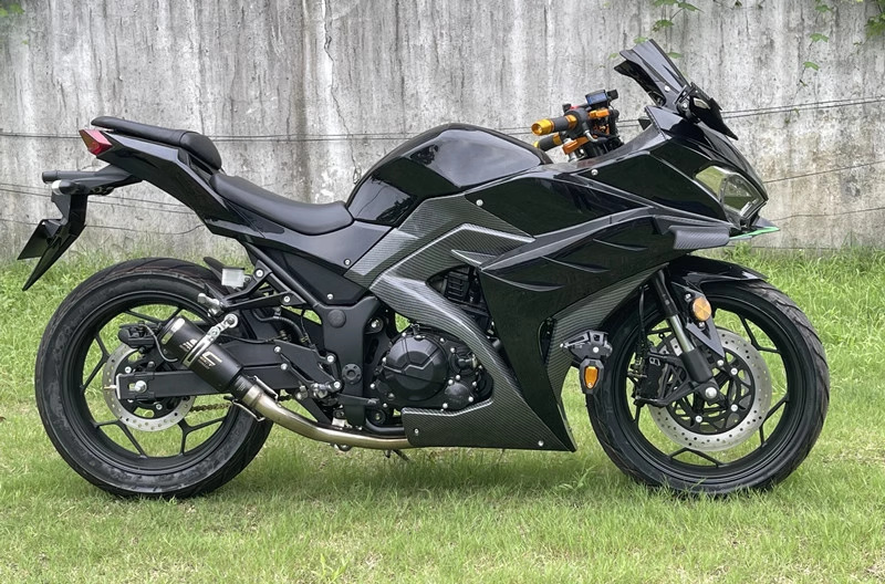Large V3 Series Two-Wheeled Motorcycle for Highway Racing, Large and Stylish Bike, R3 Horizon Heavy Street Bike, Sports Bike