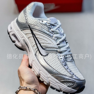 ����Ь 2025�¿�AIR MAX 2K�r�г������԰ٴ��ϵ�Ь�͎��ܲ�Ь