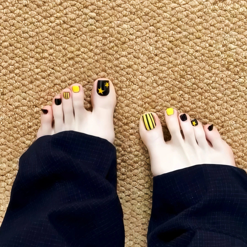 Spring and Summer New Style Foot Nail Art, Wearable Nail Strips with Stripes and Stars, Unique Design That Enhances Complexion, High-End Feel, Removable Toenail Stickers Spring and Summer New Style Foot Nail Art, Wearable Nail Strips with Stripes and Stars, Unique Design That Enhances Complexion, High-End Feel, Removable Toenail Stickers