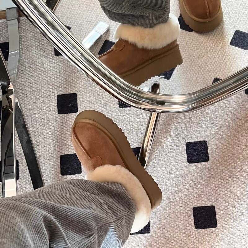 Furry Snow Boots for Women 2025 Autumn and Winter New Short-Tube Platform Thick-Soled Shoes for Home and Travel, Fleece-Lined Warm Cotton Shoes Furry Snow Boots for Women 2025 Autumn and Winter New Short-Tube Platform Thick-Soled Shoes for Home and Travel, Fleece-Lined Warm Cotton Shoes