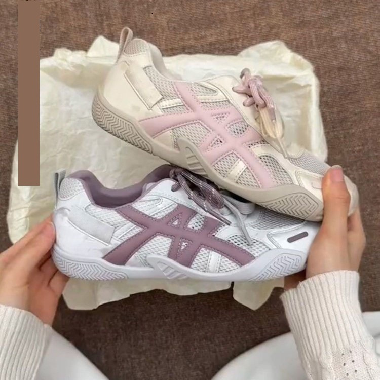 Zapatos de entrenamiento alemán transpirables de malla plana para mujeres 2026 nuevos zapatos de verano de correa de color universal estudiantes de moda de zapatos deportivos casuales