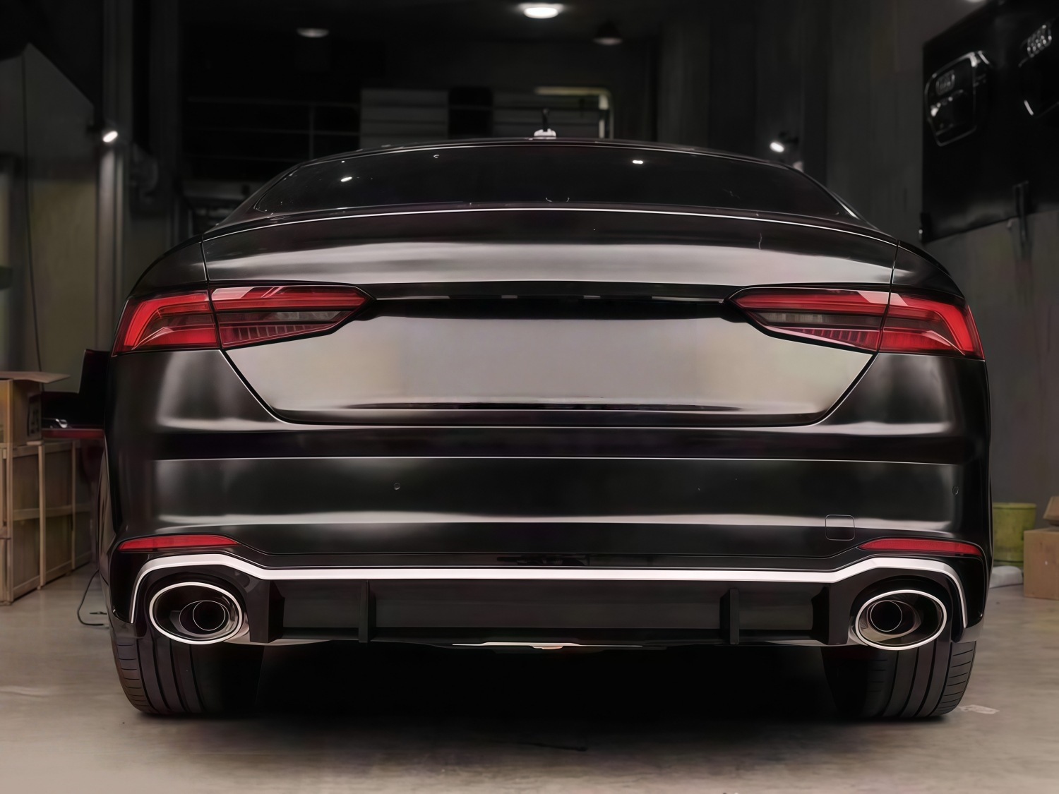 Suitable for Audi A5 models from 2017-2020, this is an RS5-style front bumper upgrade kit, including the front grille