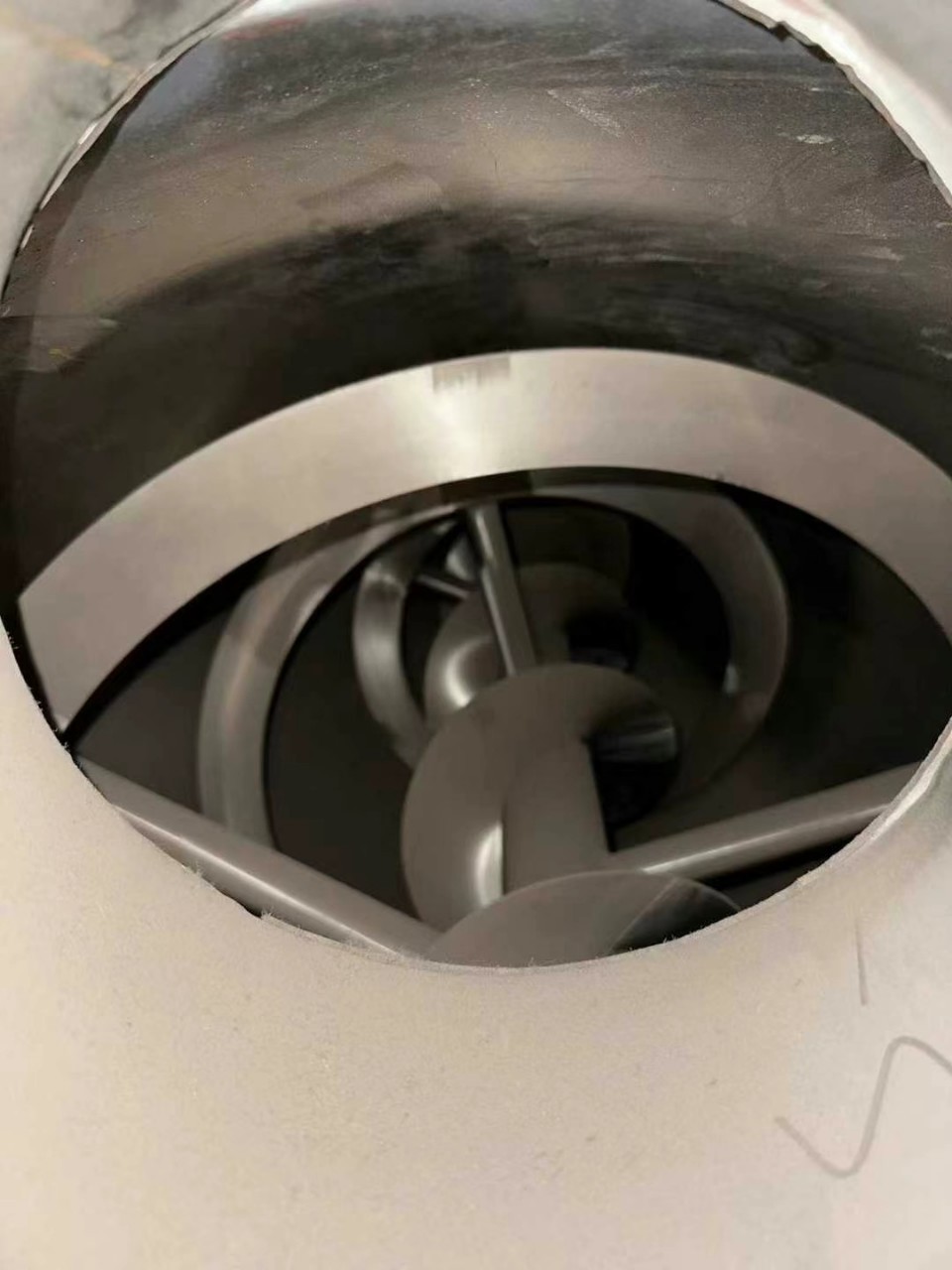 300升单螺带混合机，标价与实物不符需要的老板联系我