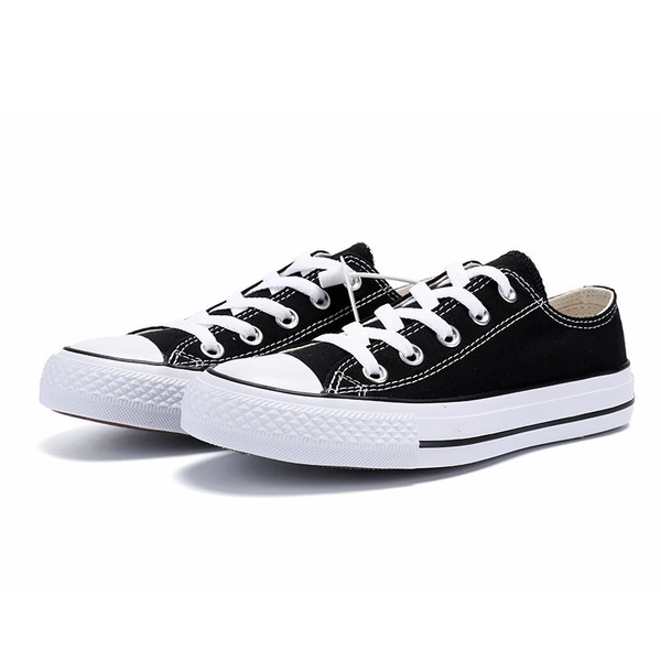 Classic Black Low Gang is recommended to take a small size