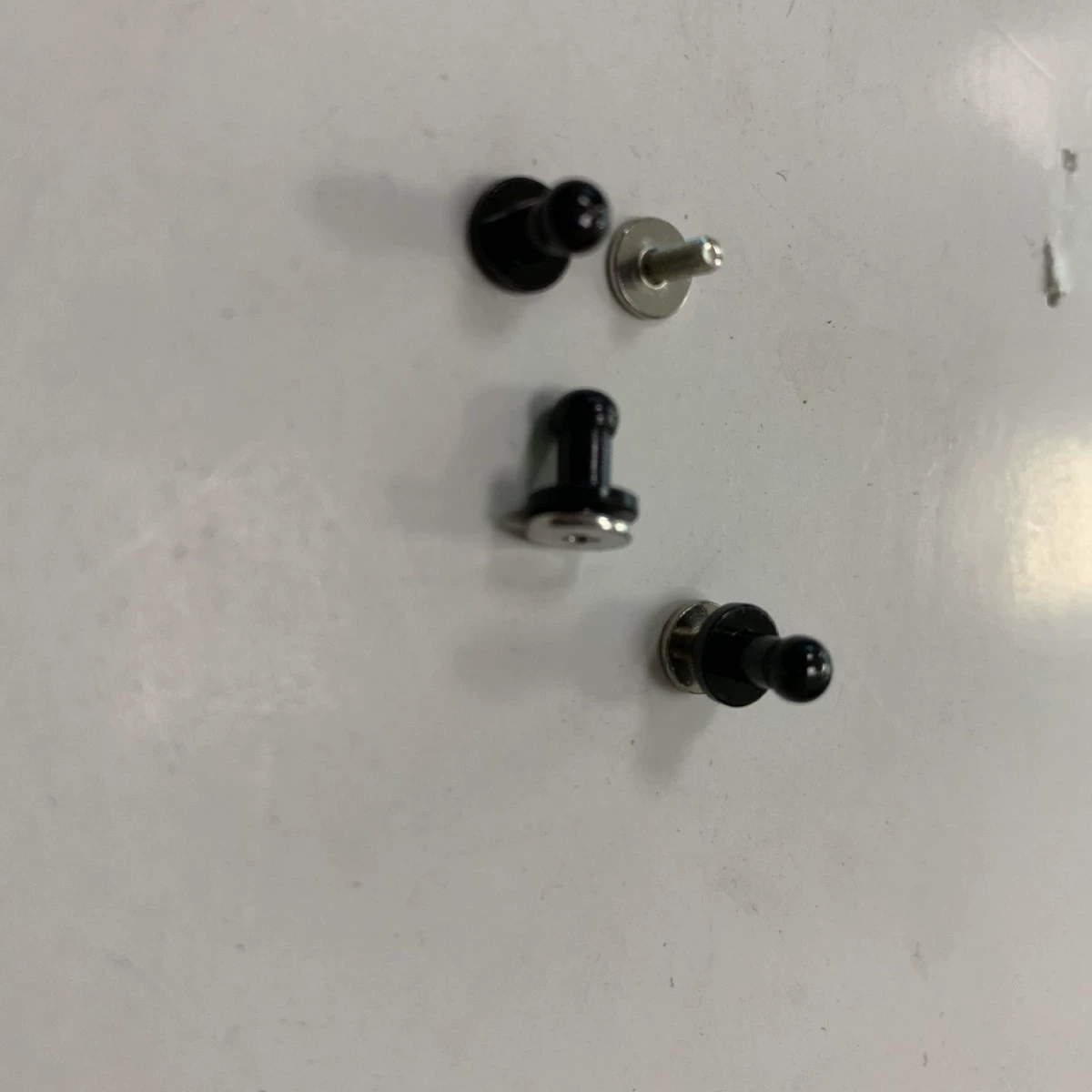 Оптовая продажа всех видов духов Подвесные часы соска ногти голова монаха токарные детали латунь Железный сплав багаж декоративные Аппаратные аксессуары