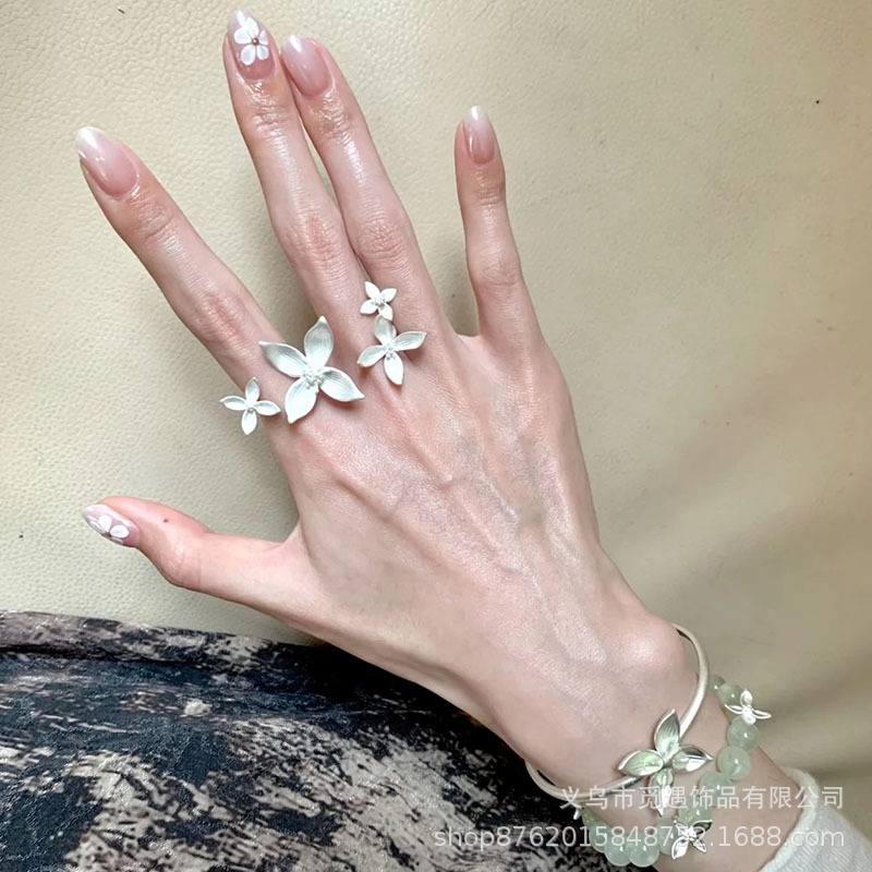 Cool and Elegant Silver Small White Flower Double Ring, New Chinese Style Minimalist Ring with a Light Luxury and High-End Feel, Versatile Index Finger Ring