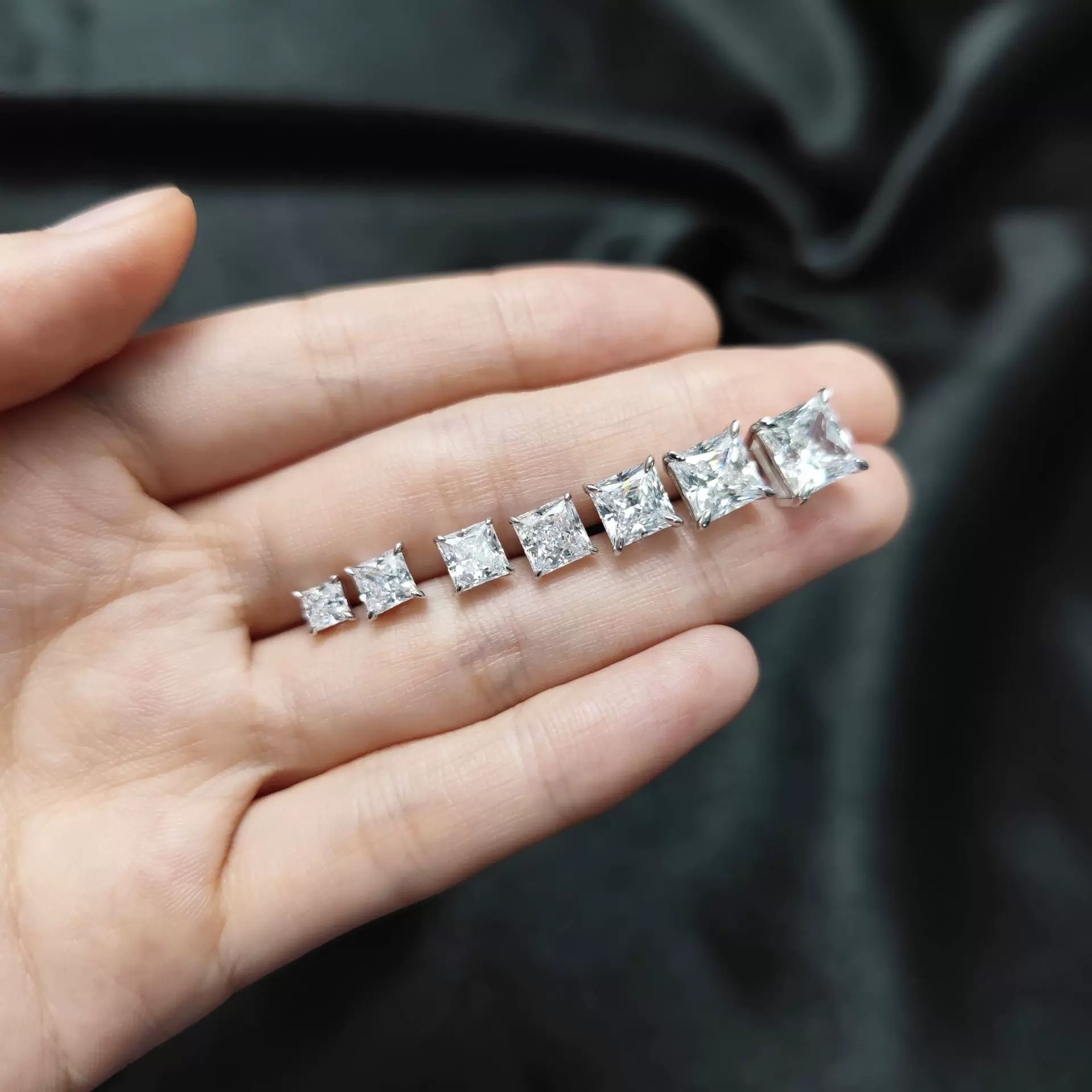 时尚公主方莫桑石耳钉1.5/2/3克拉耳钉鹰爪s925纯银耳饰气质