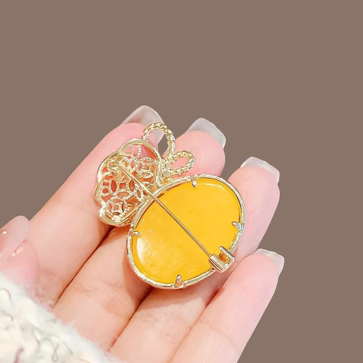 Chinese style koi lucky bag brooch enamel beeswax money bag antique corsage high sense fortune temperament cheongsam pin