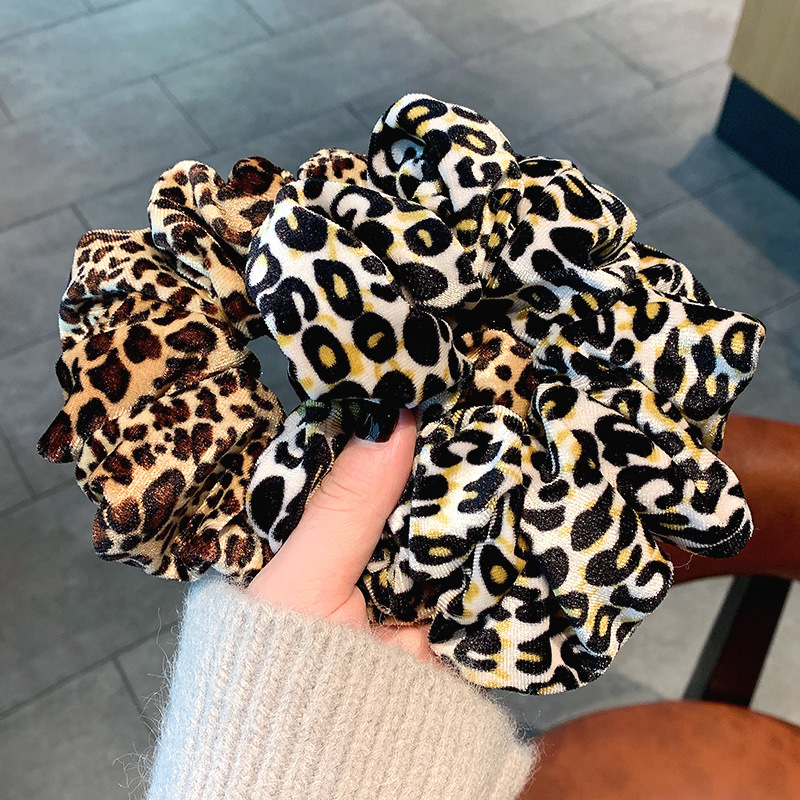 Autumn And Winter Retro Leopard Print Polka Dot Hair Ring Simple Head Rope Rubber Band Headdress Wholesale display picture 8