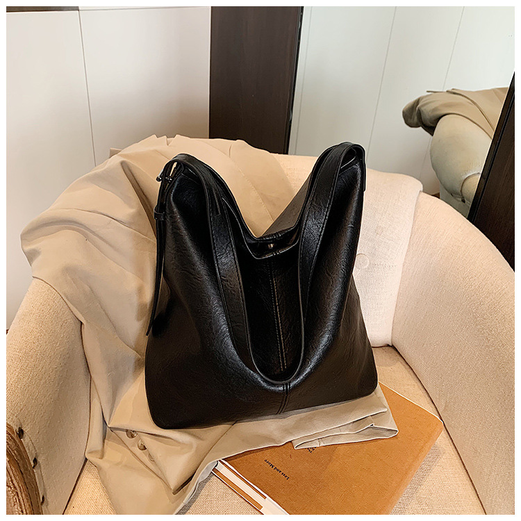 Korean style, retro, large-capacity tote bag for women, new summer 2025, versatile, fashionable, simple and solid color crossbody bag undefined