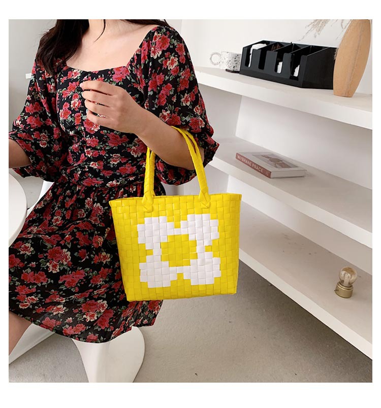 Fashion Color Woven Portable Bag display picture 7