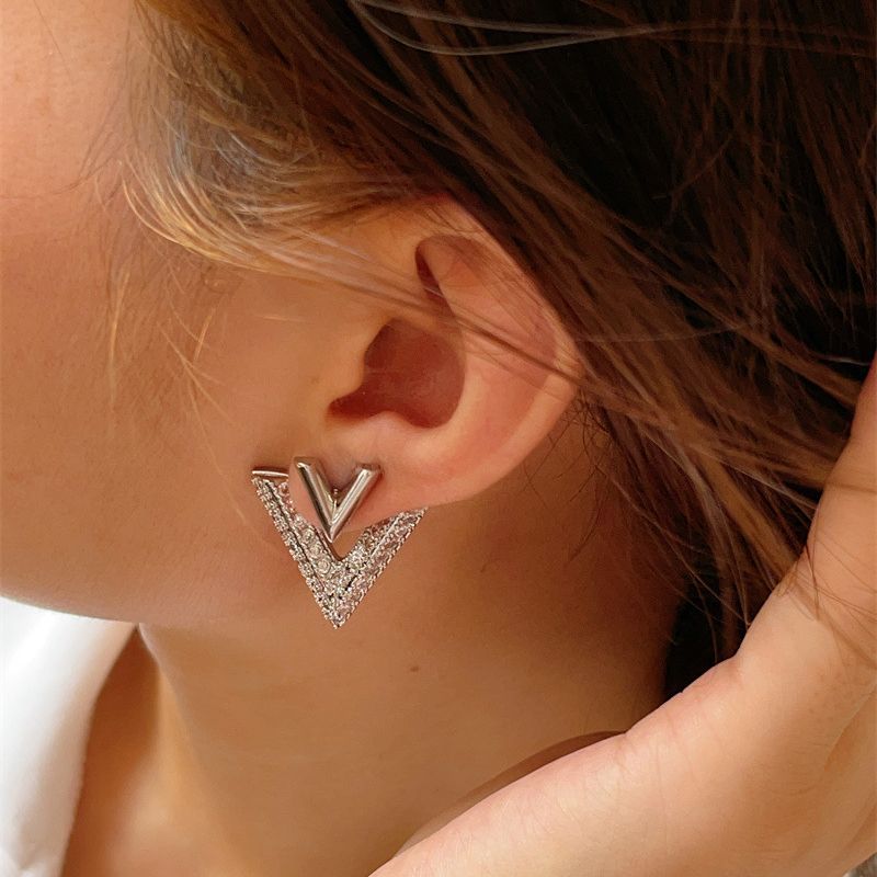 1 Pair Basic Classic Style Letter Plating Inlay Copper Zircon Ear Studs display picture 1