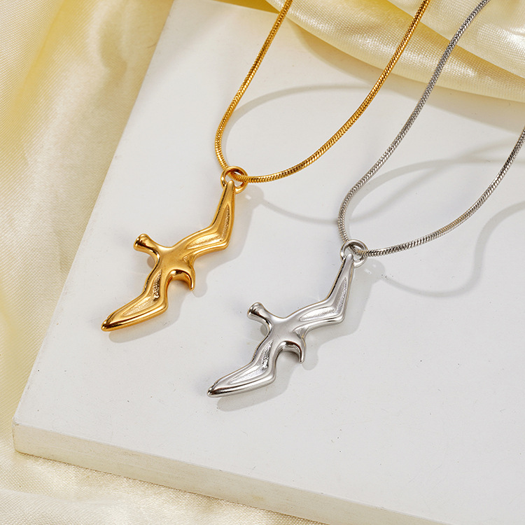 Collier en acier inoxydable style rétro mouette tendance mode européenne et américaine pour femmes, design commémoratif, collier de clavicule de personnalité_voghion.com