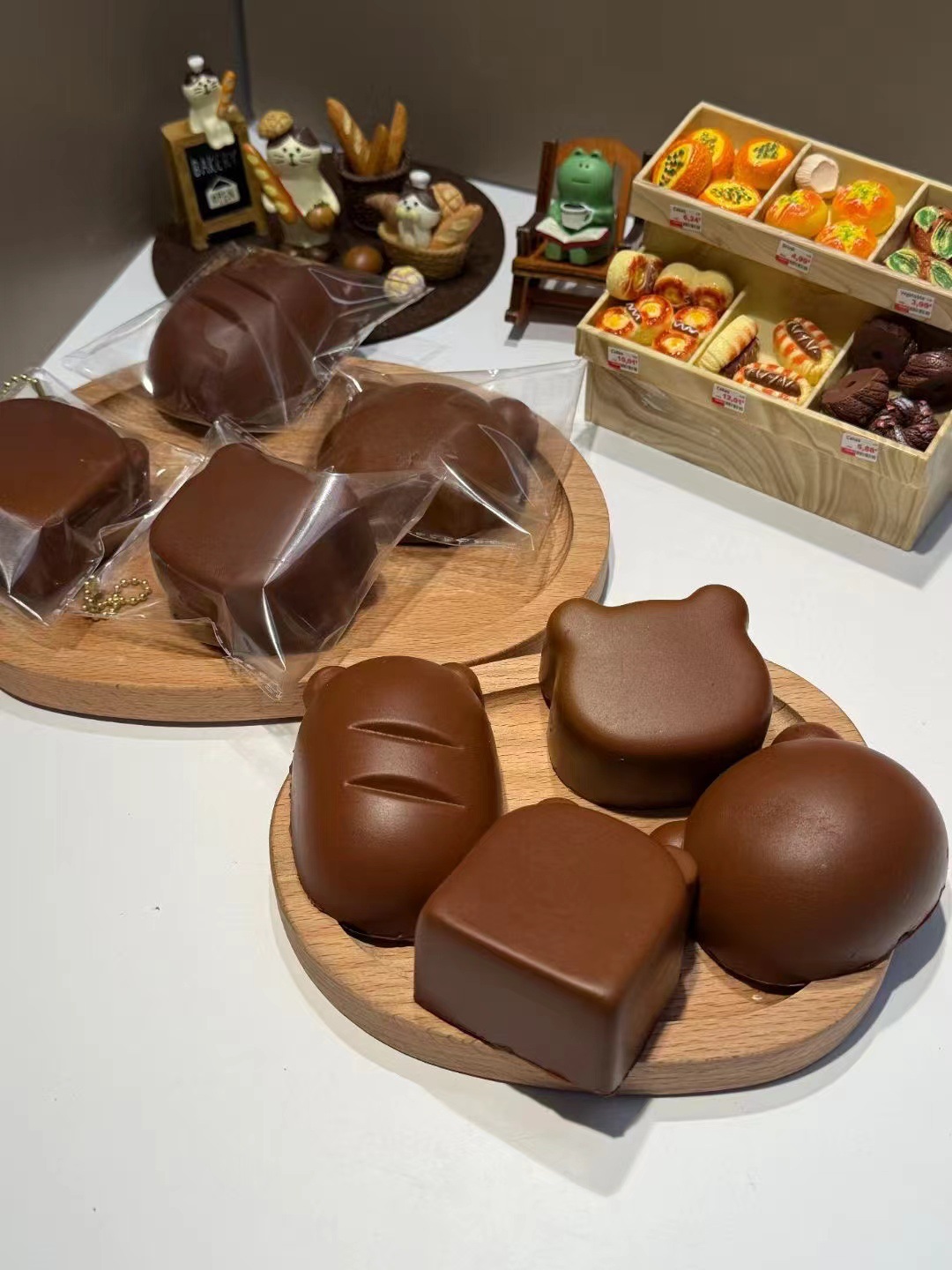 Fidget Toys Squishy Toy Chocolates Bread Pu Leather Elegant Cute Squishy Toys display picture 1