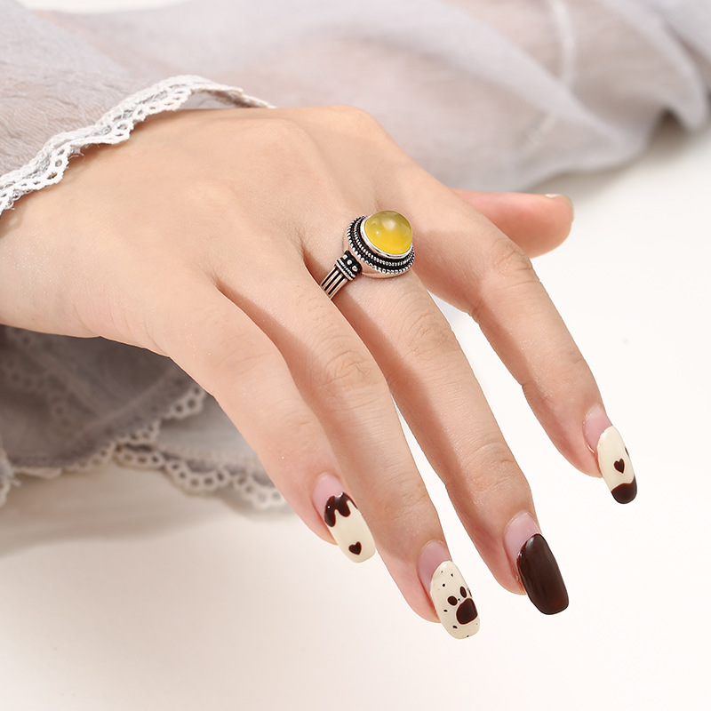 Design emerald retro fashionable small wedding ring wax agate