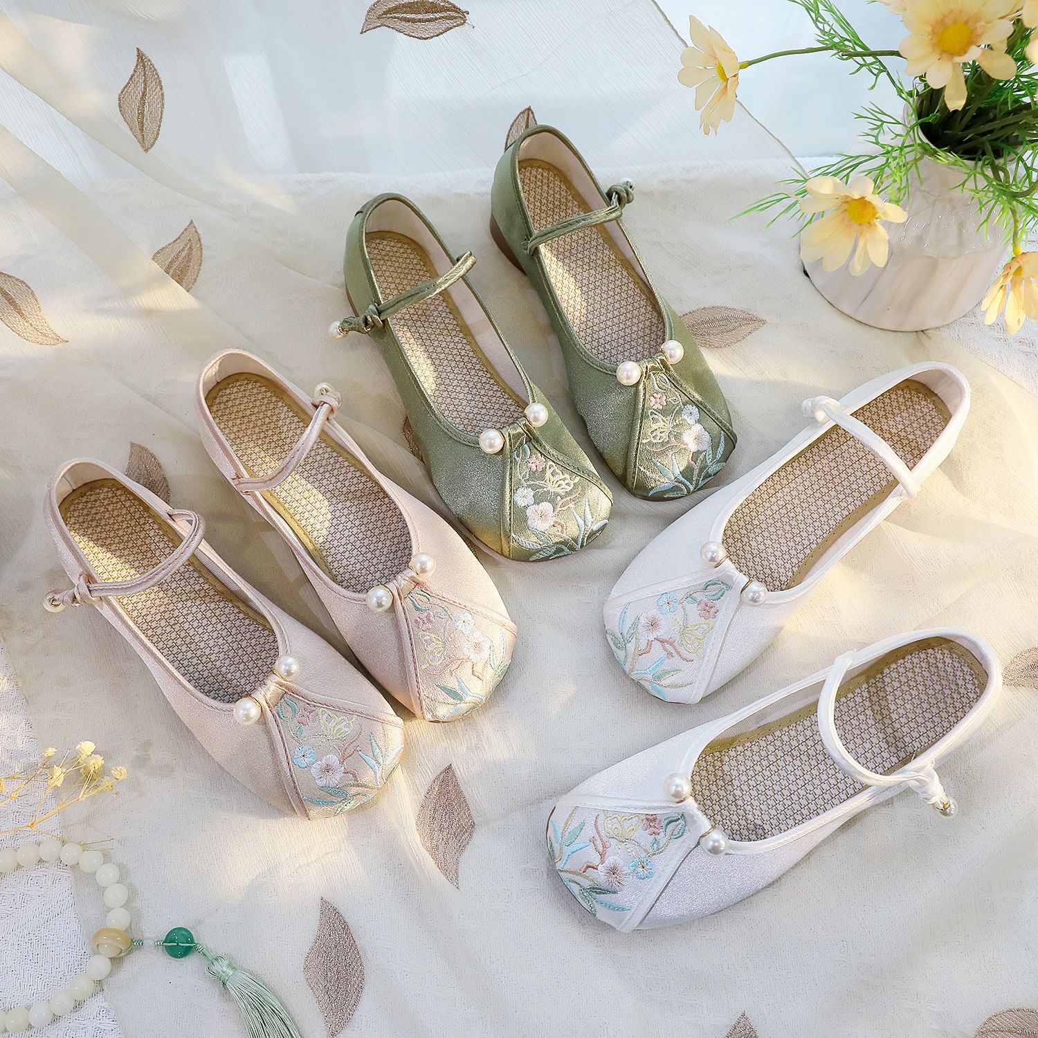 Yuhuan New Hot-Selling Low-Heel Shoes for Matching with Qipao and Hanfu, Ethnic Style New Chinese Style Embroidered Shoes