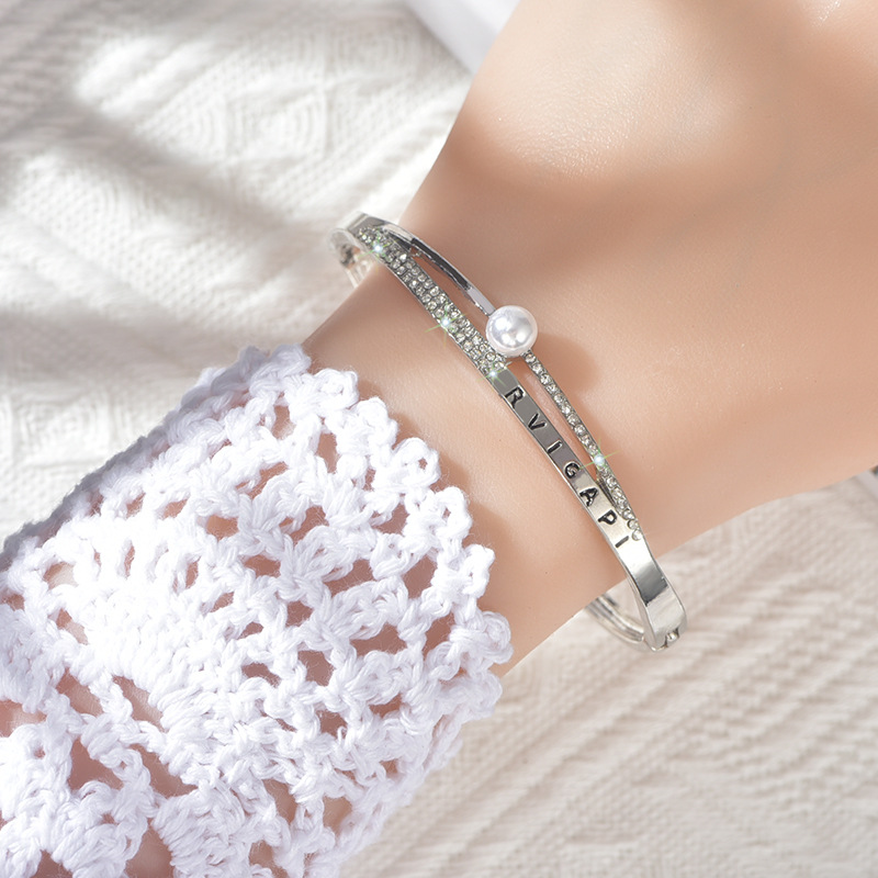 Pearl letter bracelet with diamond version of jewelry bracelet hand decoration simple women's bracelet  live broadcast supply_voghion.com