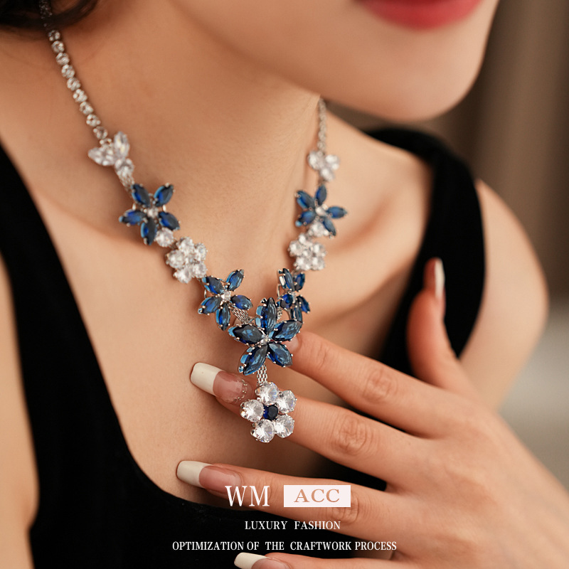 Aguja de plata flor de zircón colgante pernos de moda ligera lujosa cadena de clavícula francesa multifuncional vestido de alto nivel conjunto de joyas