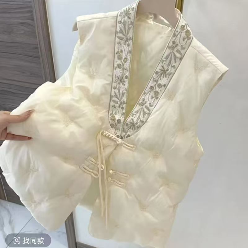 New Chinese-Style Embroidered Solid Color Loose Warm Top Vest for Women, Autumn and Winter New Cotton-Padded Thickened Vest Jacket New Chinese-Style Embroidered Solid Color Loose Warm Top Vest for Women, Autumn and Winter New Cotton-Padded Thickened Vest Jacket