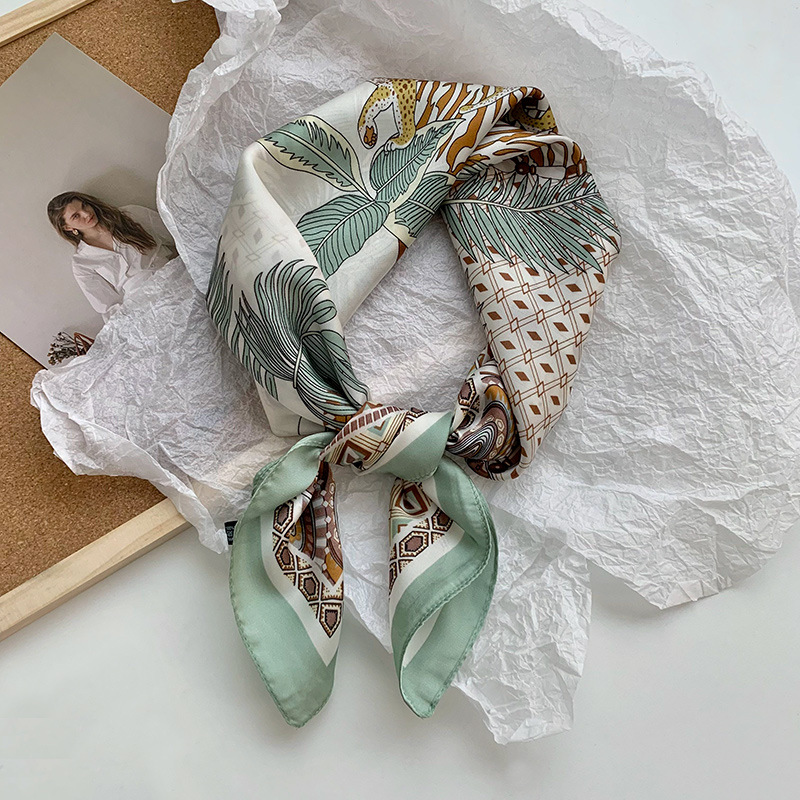 Bufanda de seda, bufanda cuadrada pequeña, sensación premium, nuevo estilo coreano, chal de seda de imitación dulce y fresco, bolso de flores, pañuelo en la cabeza, cinturón para el cabello