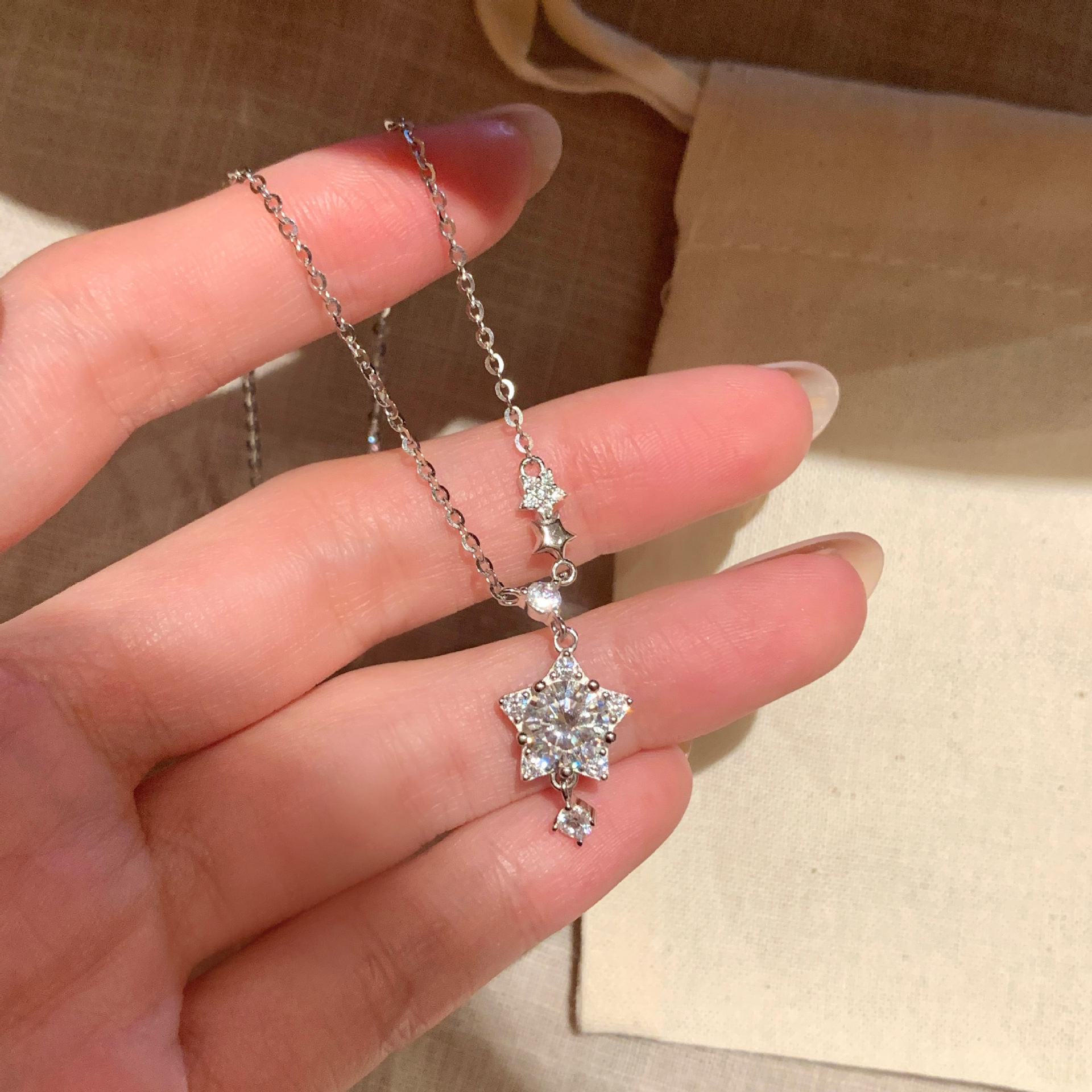 Ensemble collier et boucles d'oreilles étoile en argent sterling S925 avec diamants étincelants pour femme, style vintage, design de niche haut de gamme._voghion.com