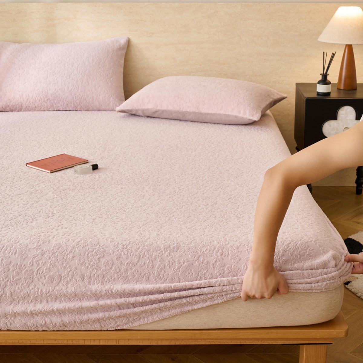 Winter Milk Velvet Bed Sheetss Accessible Luxury High-End Master Bedroom Class a Maternal and Infant Grade Anti-Static Mattress Cover Pure Color