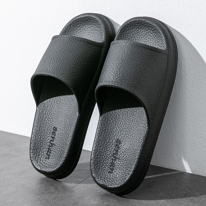 Zapatillas de verano para hombre al aire libre con sensación de pisar nubes, modelo nuevo 2025, sandalias domésticas antideslizantes de EVA para baño interior y hogar para hombres.