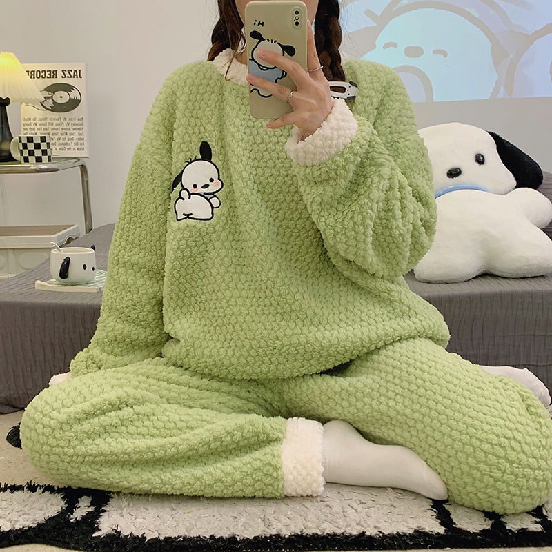 Pijamas de dibujos animados al por mayor transfronterizos de mujeres otoño invierno manga larga cuello redondo con collar grueso bordado dulce cubierta de ropa casera casual