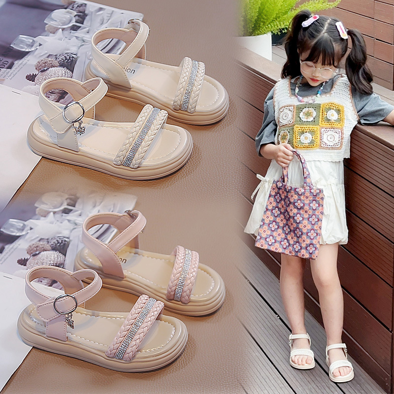 Zapatos romanos de suela suave para niños 2026 verano nuevos zapatos de playa de moda para niñas, zapatos de princesa de dedo abierto para niños grandes