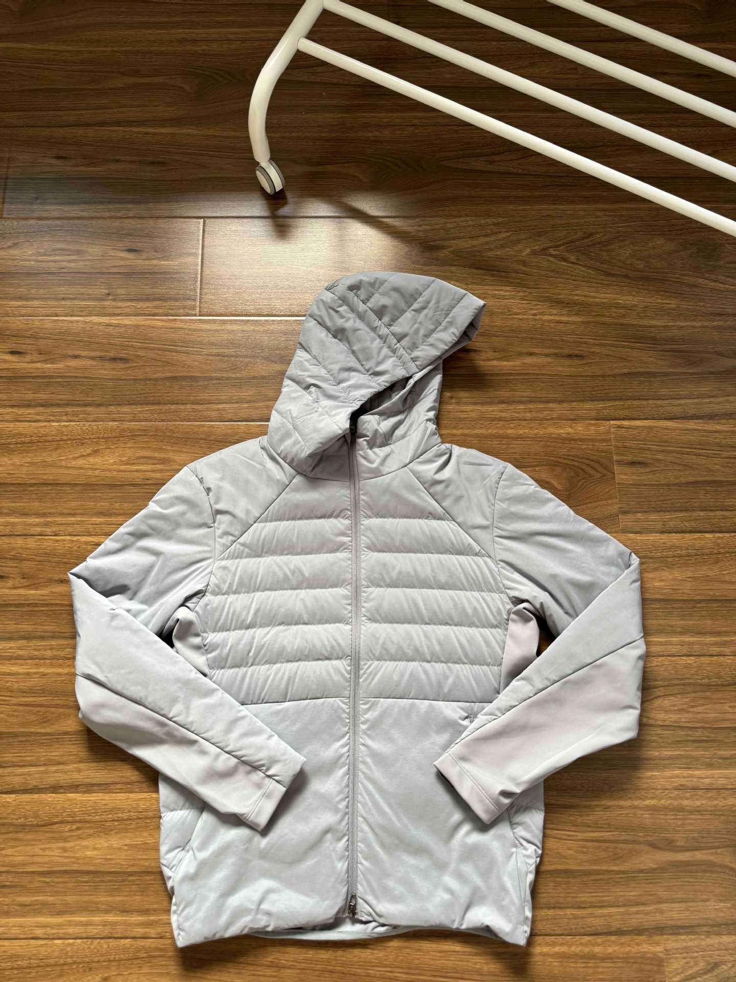 Lulu con el mismo tipo de chaqueta de plumón ligera con capuz para hombre chaqueta cálida de hombre chaqueta de plumón de costilla deportiva ligera