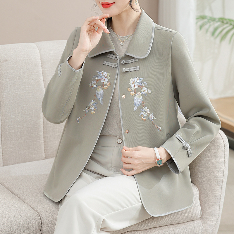 妈妈秋装外套国风刺绣上衣中老年女士春秋季短款翻领风衣2025新款|undefined