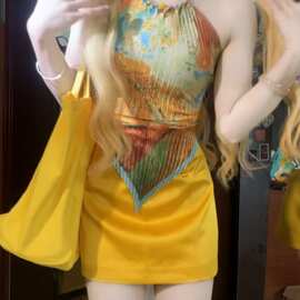 甜辣妹油画挂脖吊带小背心女夏修身设计感短款露背上新款图片色
