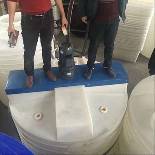 Factory wholesale with mixer vertical round plastic PE medicine box 2 tons one-piece dosing barrel mixing tank 2m3 thick