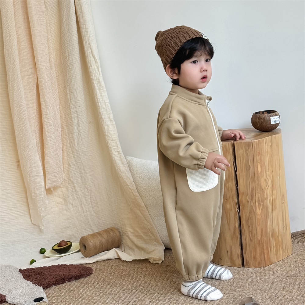 2024 otoño e invierno versión coreana del traje de gatear para bebés de estilo occidental para bebés más monos de terciopelo, mameluco para bebés de terciopelo austriaco