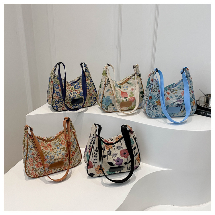 Popular fashion, simple, large-capacity printed trend 2024, fashionable patchwork canvas single-shoulder bag, small square bag, women's bag, trendy undefined