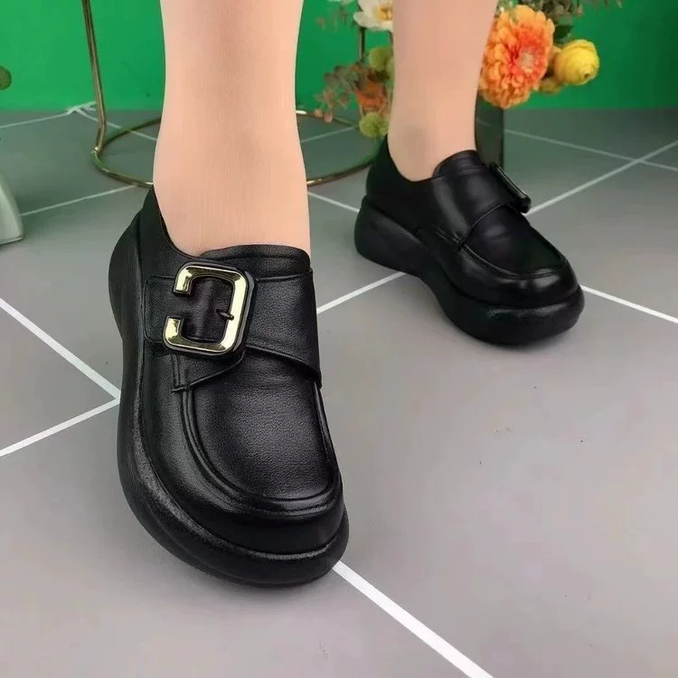 Мокасины женские 2024 новые весенне-осенние черные универсальные маленькие кожаные туфли на толстой подошве в британском стиле французские однослойные туфли