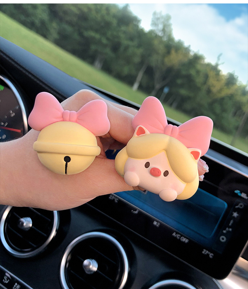 Retro pig Princess car aromatherapy car air outlet perfume decoration fragrance Stone car interior decoration accessories ladies