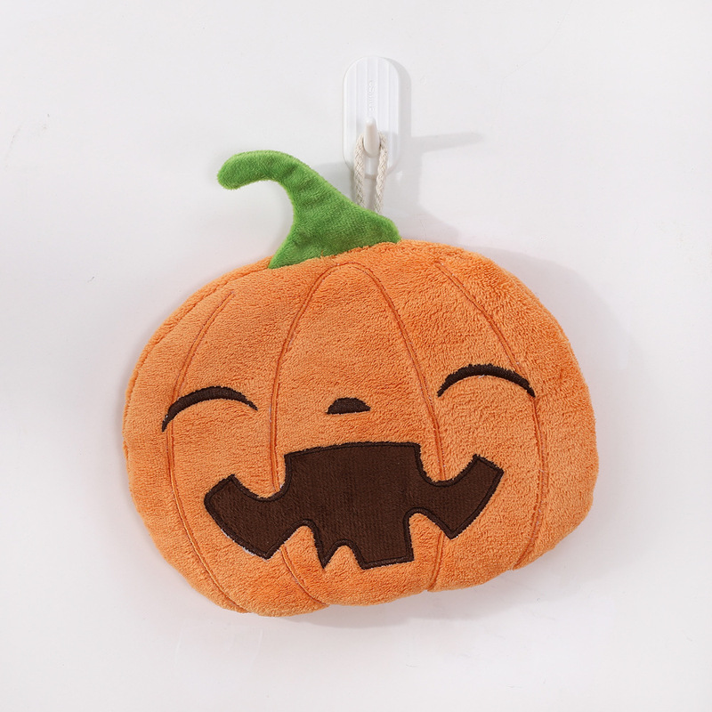 新型のハロウィンの漫画のカボチャの頭は手ぬぐいを拭います。|undefined
