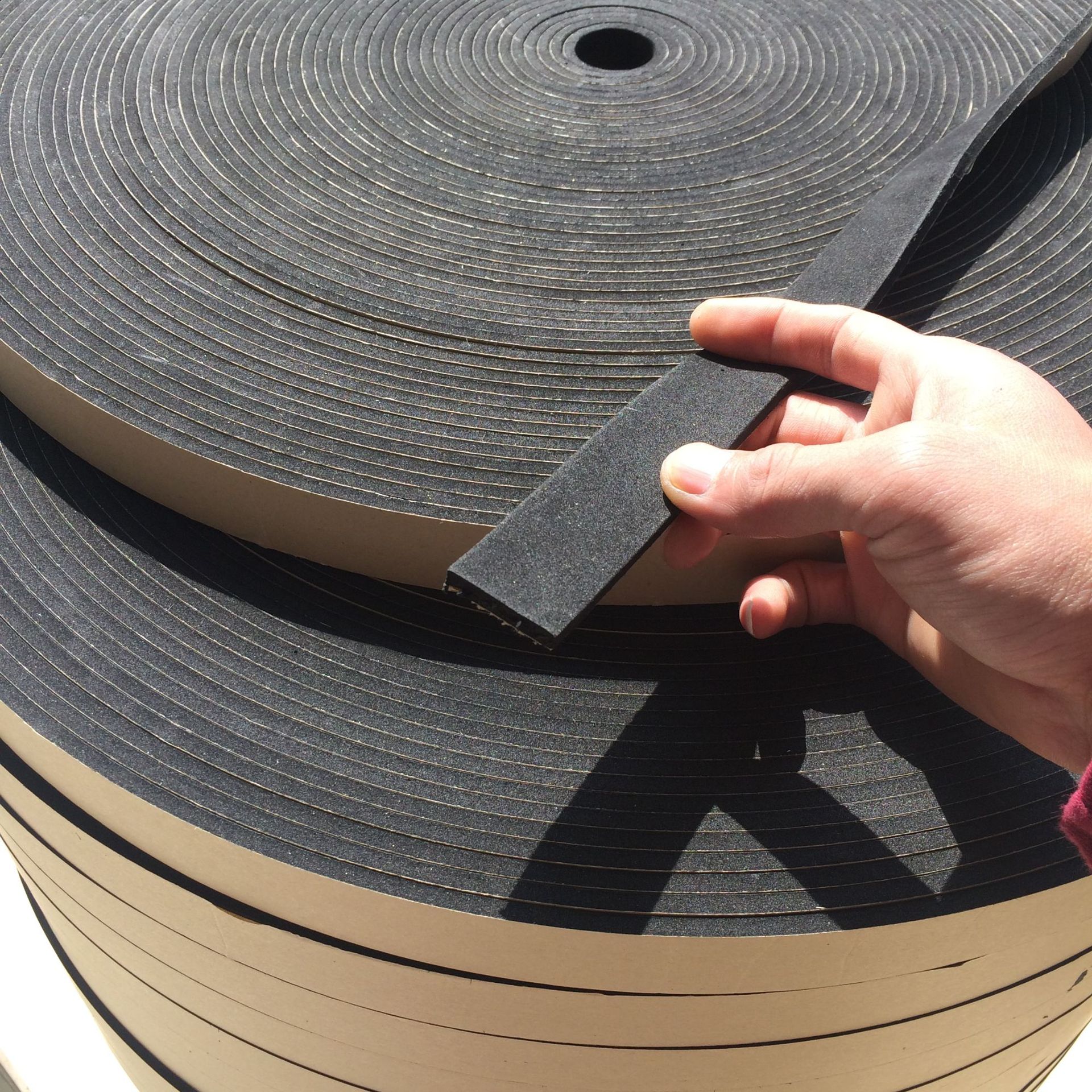 供应 EVA密封条自粘海绵防滑防撞条橡塑EPDM橡胶泡棉条免费拿样