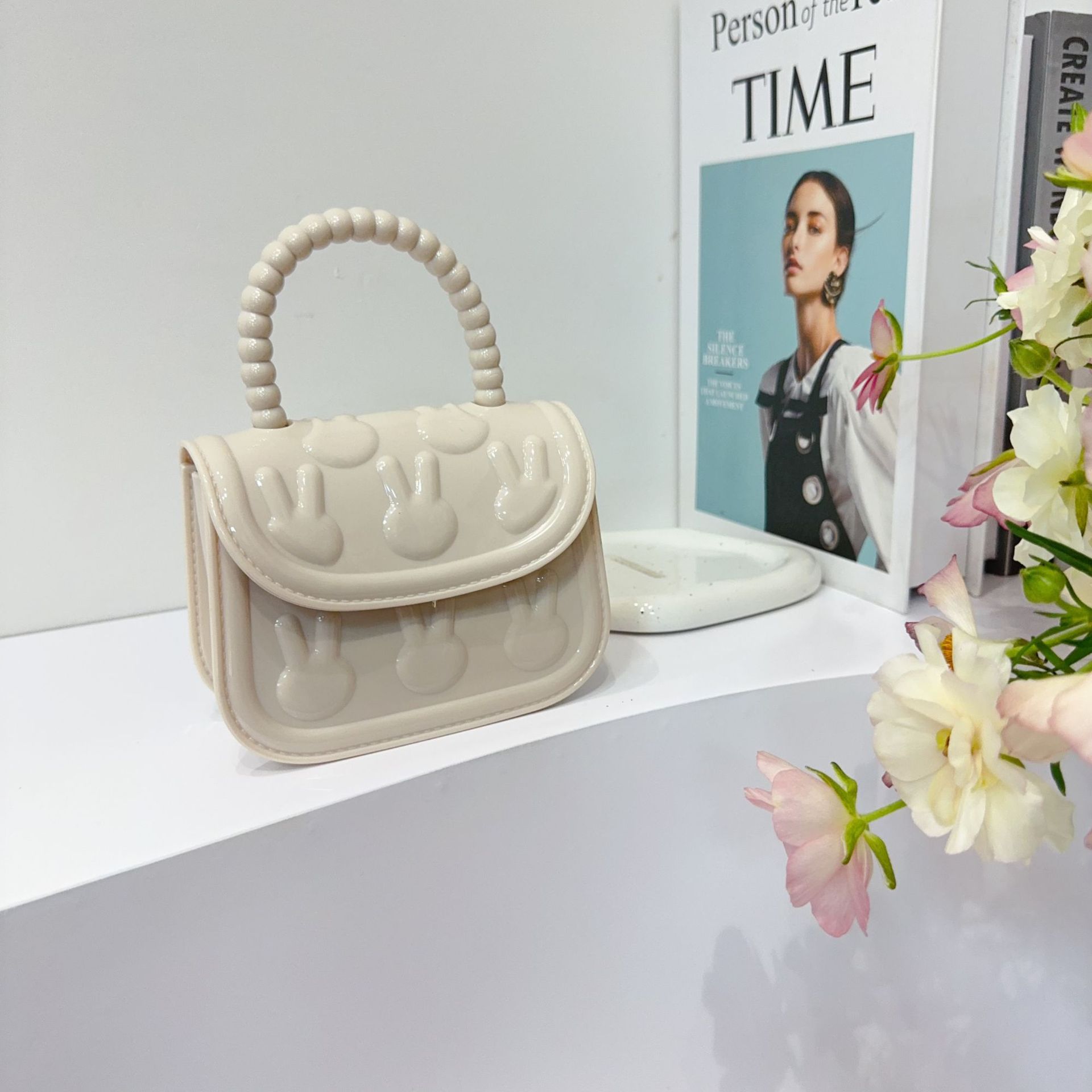 210g Weight Magnetic Buckle Closure Type Top Handle, Chain Strap Type Jelly Bag Bags Type Street, Shopping Occasion PVC Material Solid Color Pattern All Seasons Season Women's Gender Cute Style Square Shape Women's PVC Solid Color Cute Square Magnetic Buckle Jelly Bag 18